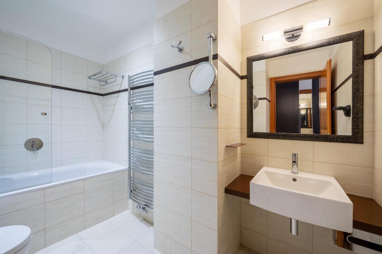 Design Merrion Hotel Прага Екстер'єр фото