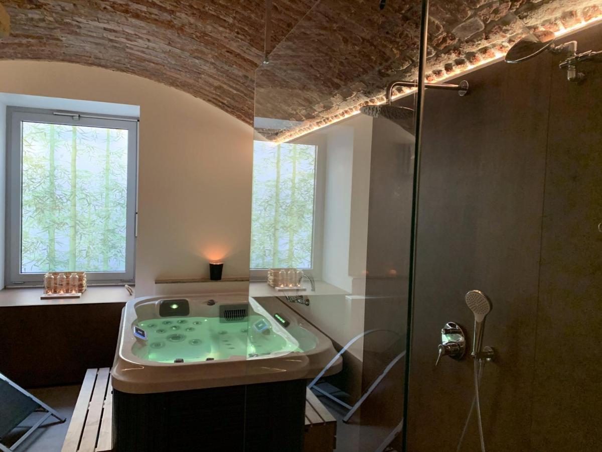 Design Merrion Hotel Прага Екстер'єр фото